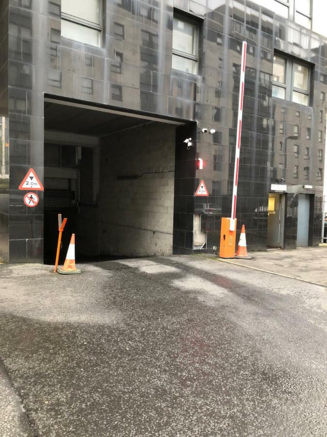 Wallace Hide Out Glasgow Eksteriør bilde